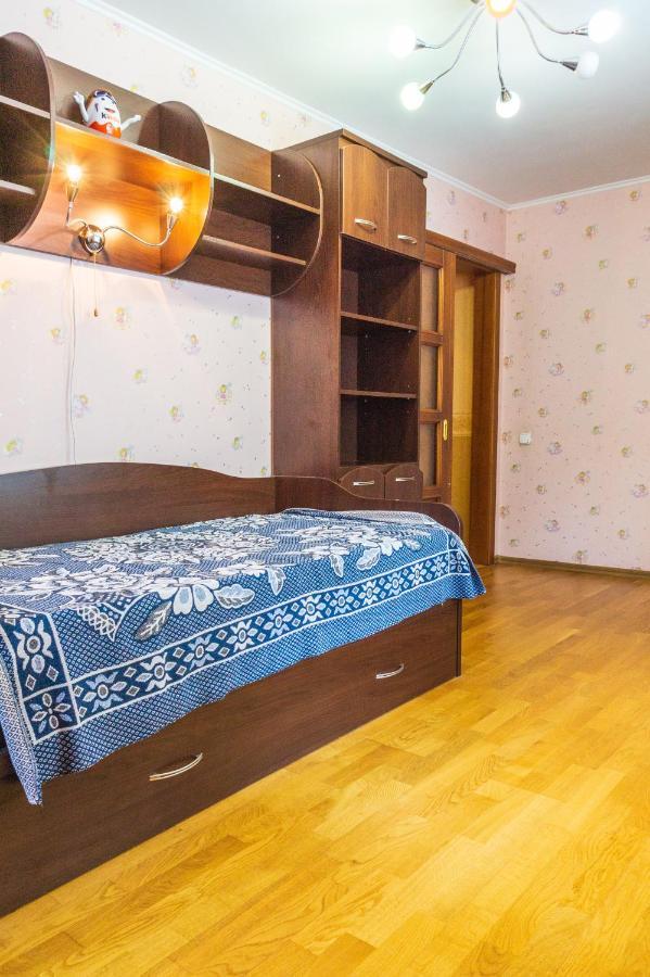 Рыбальская 8 Apartment Kiev Luaran gambar